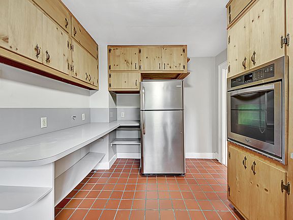 5th image of 1201 Watercress Dr
