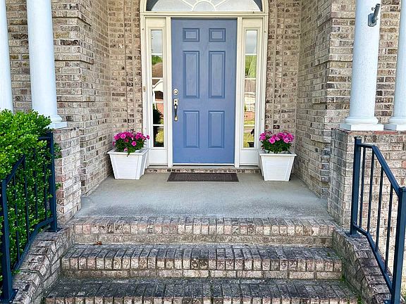 2nd image of 4923 Jenna Cir SE