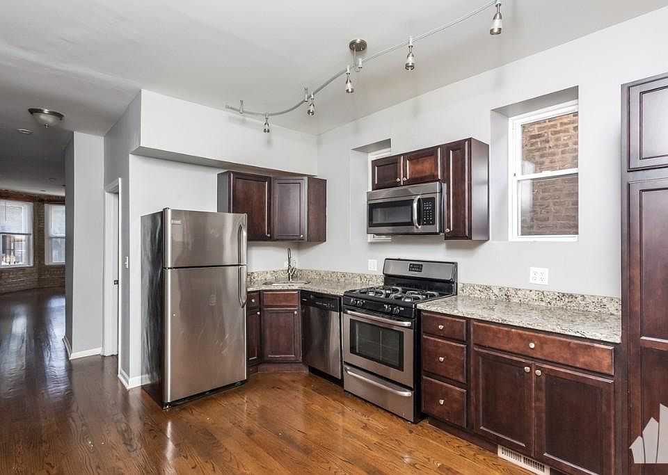 1st image of 2348 W Moffat St APT 1R
