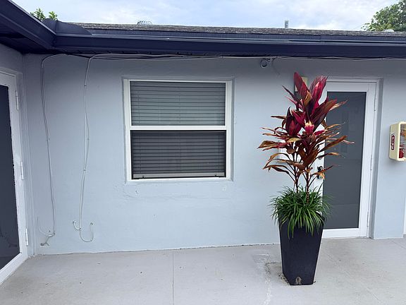 2nd image of 220 Walton Blvd APT 2