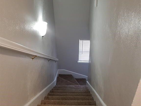 3rd image of 1545 Algonquin Dr