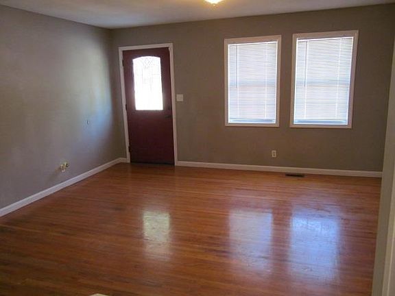 2nd image of 2044 Lintwood Dr