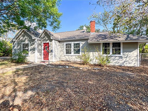 2nd image of 202 Gilchrist Ave