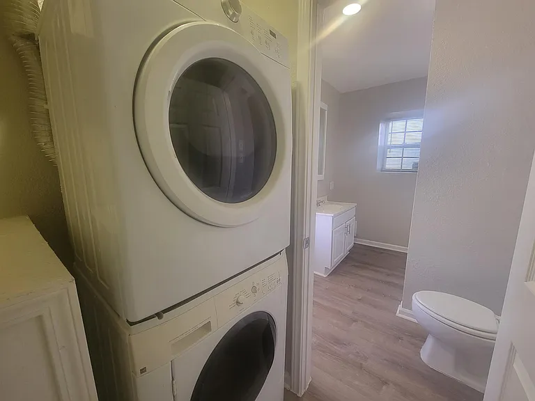 3609 Avenue S 1/2 — Photo 2