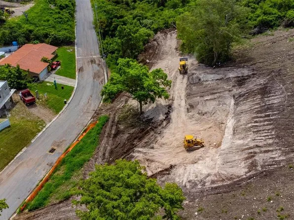 Cerro Las Piñas URBANIZACION QUINTAS DE ALTAMIRA, JUANA DIAZ, PR 00795