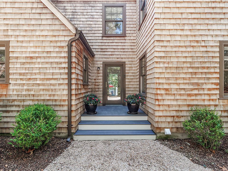 75 S Breeze Dr East Hampton, NY Zillow