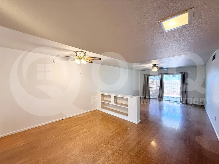 404 E Colgate Dr — Photo 7