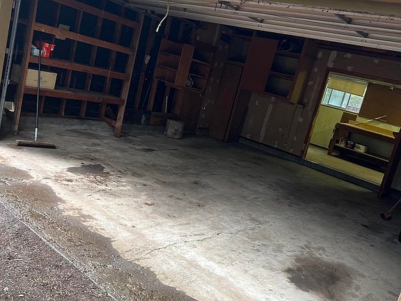 2nd image of 963 Peninsula Dr