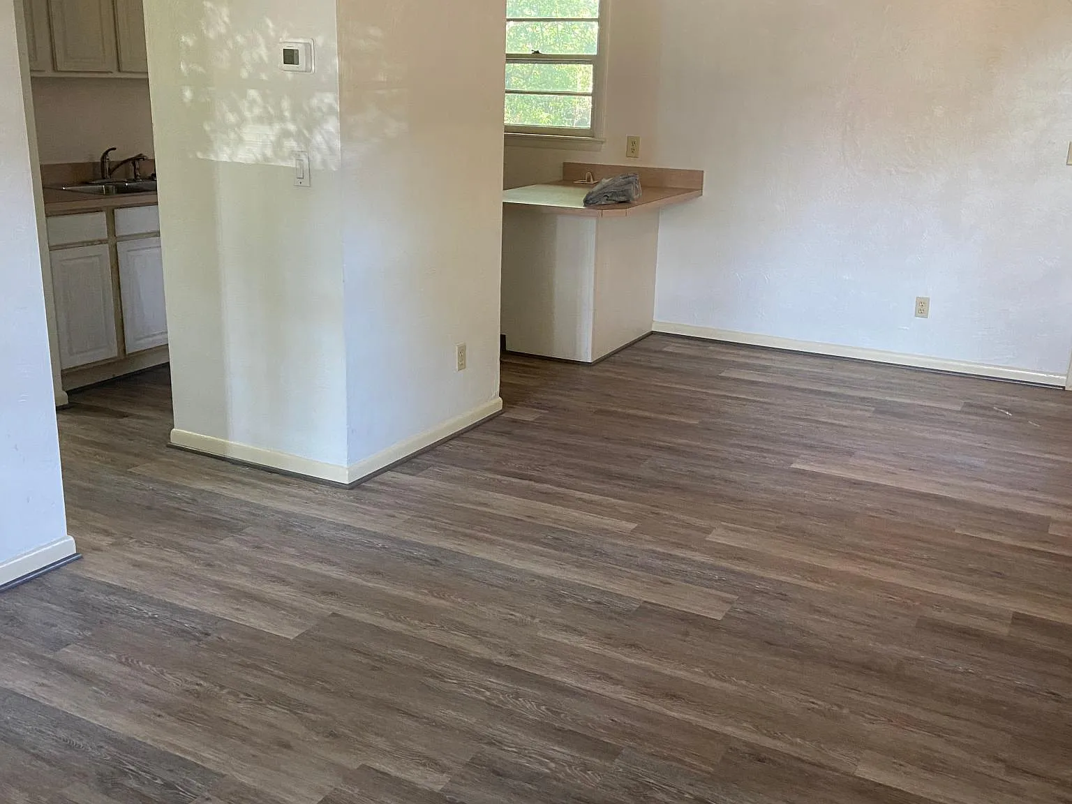 3 bed, 950 sqft, $2,200 — Photo 4