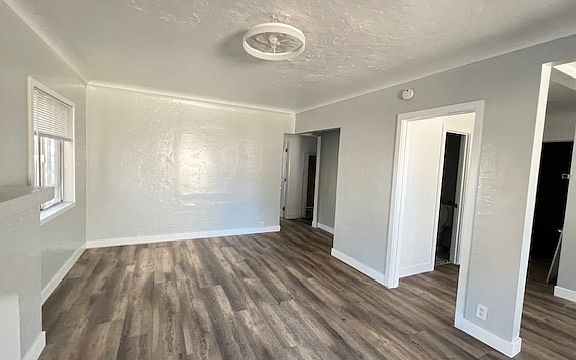 3rd image of 16241 Chicago Ave
