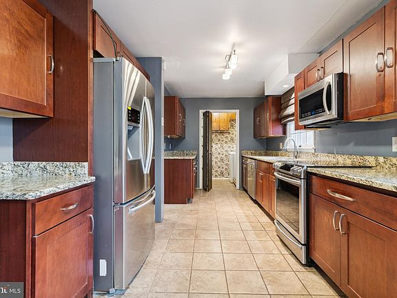 4th image of 44587 Judy Ct