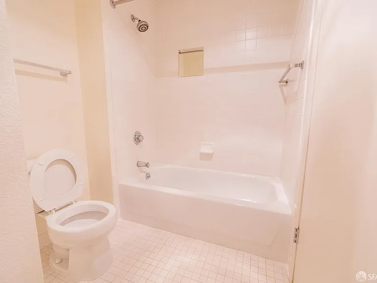 88 King St #606 — Photo 20