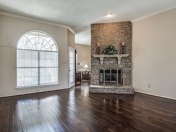5th image of 2833 Panorama Dr