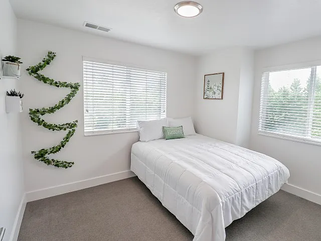 Fleur De Lis Apartments — Photo 7