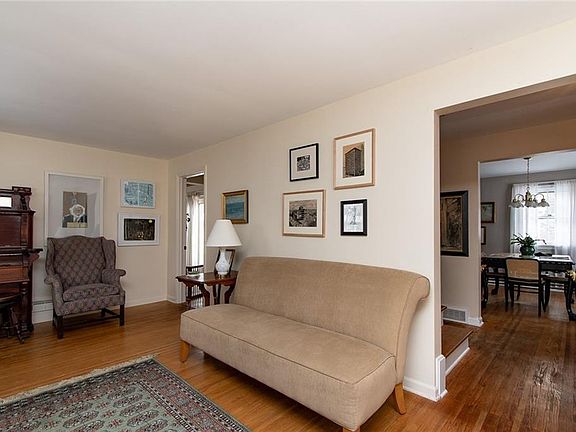 4th image of 11 Smallwood Dr