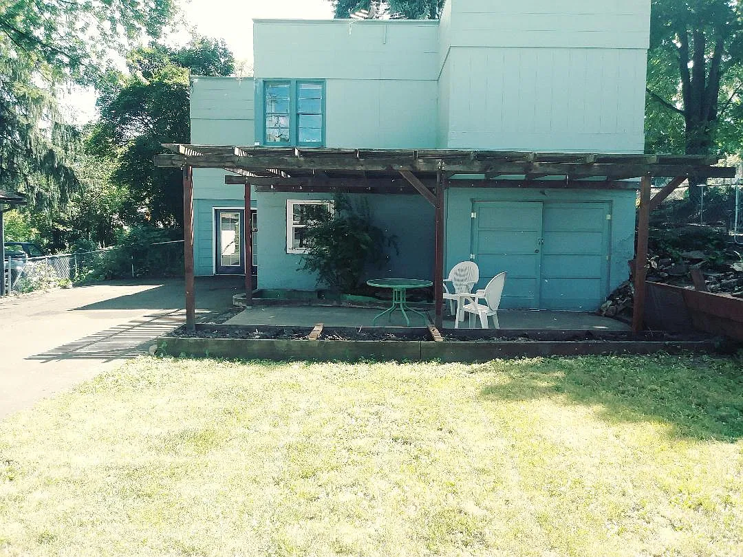 Studio, 900 sqft, $1,095 — Photo 1