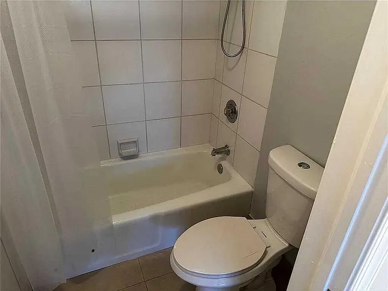 105 S Riverside Dr #303 — Photo 28