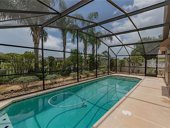 4th image of 111 Coral Reef Cir