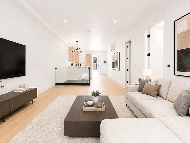 499 Van Buren St #1 — Photo 5
