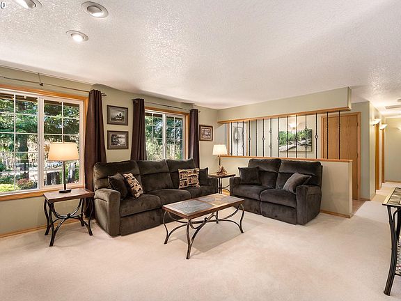 4th image of 20518 NE 226th Cir