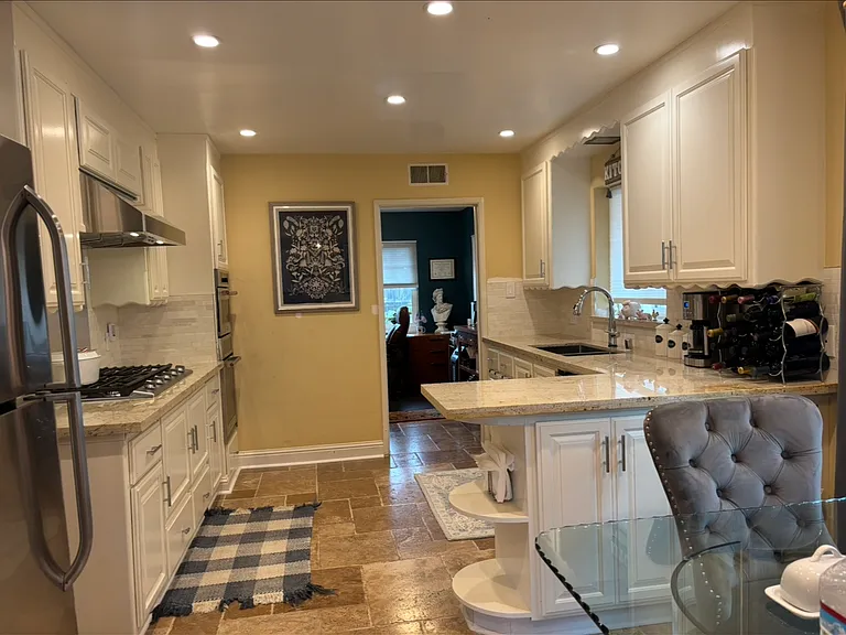 2610 Ivy Dr — Photo 6