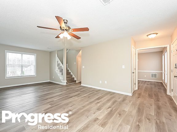 4th image of 621 Waterford Ln