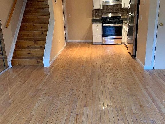 3rd image of 360 Barlow Ave APT B4