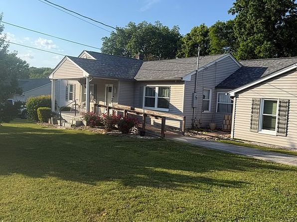 802 Hilltop Dr