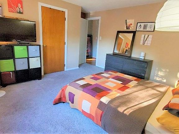 3rd image of 10 Myles Standish Dr Unit 8