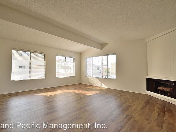 3rd image of 421 10th St #B