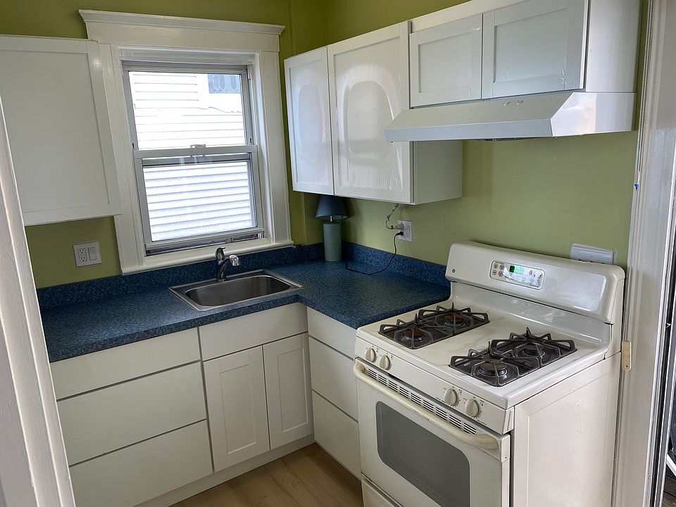 1st image of 7A Lynn Shore Dr #7A