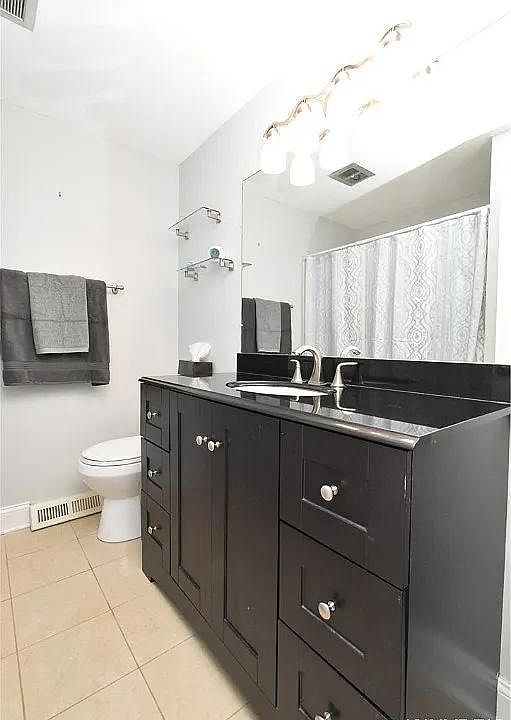 1st image of 556 Charlesgate Cir