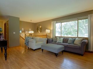1309 140th St W, Burnsville, MN 55337