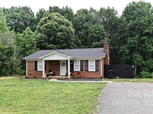 3880 English Oak Dr, Lincolnton, NC 28092