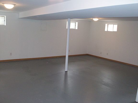 4th image of 403 Forest Glen Dr