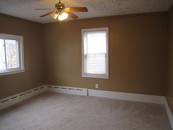 3rd image of 8 Basford Ct #1