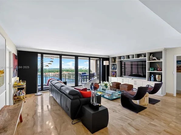 2 Grove Isle Dr #B1804, Miami, FL 33133