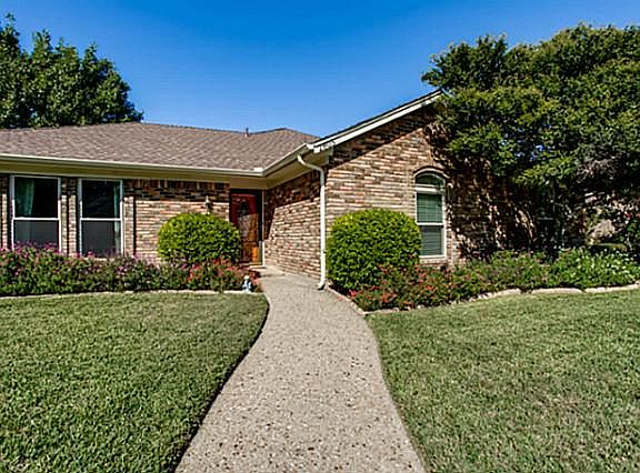 3rd image of 2805 Lawndale Dr