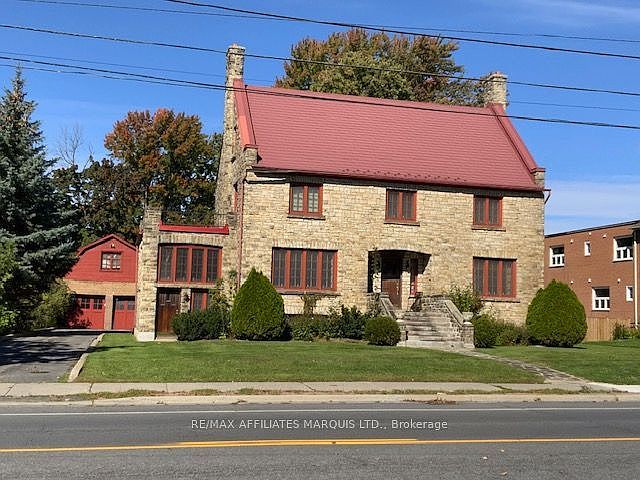 1st image of 425 2nd St E