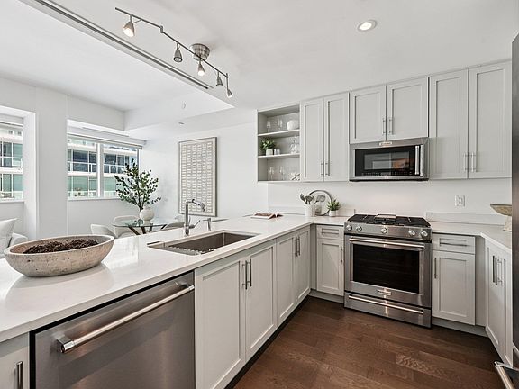 2nd image of 800 Avenue At Port Imperial Unit 416
