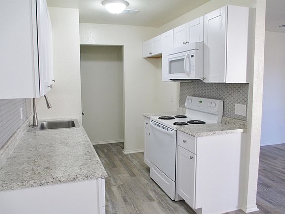 5th image of 10251 Maverick Dr