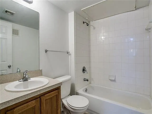 9817 Walnut St #210 — Photo 6