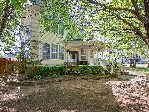 3rd image of 200 Millbury Ct