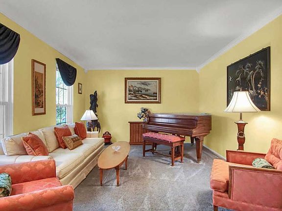 3rd image of 12560 Larkwood Dr