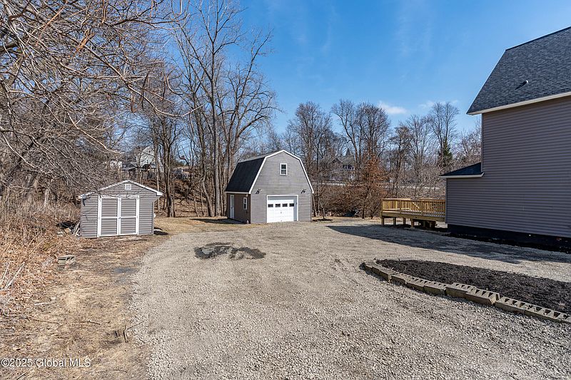 5th image of 27 Sand Creek Road