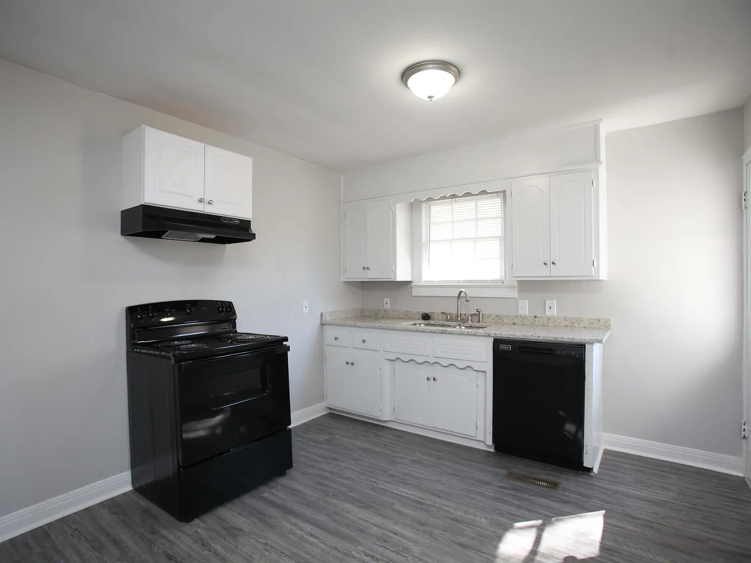 2 bed, 1.0 bath, 800 sqft, $750 — Photo 4