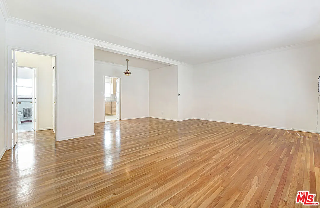 1 bed, 1.0 bath, 800 sqft, $2,495 — Photo 3