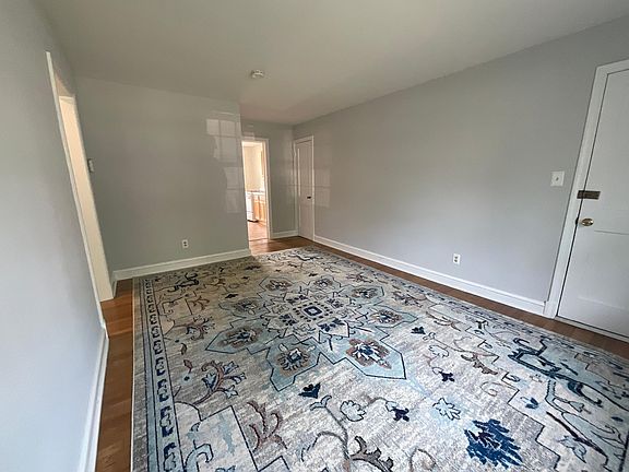 4th image of 305 Shirley St APT 30