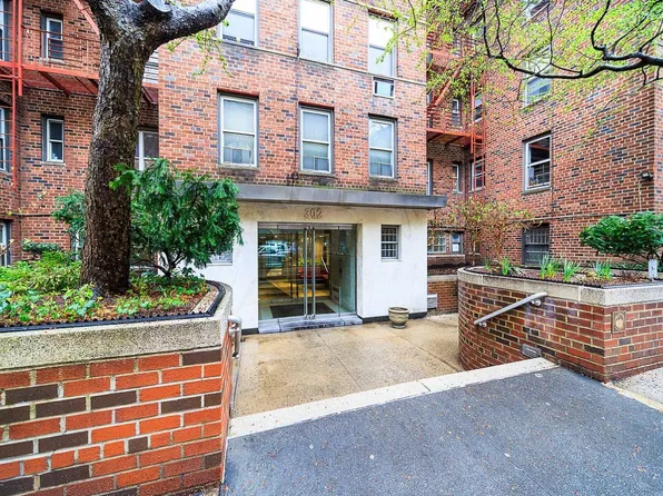 302 East 88th Street image 7 of 9