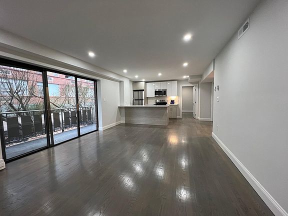 2nd image of 320 Hammond Pond Pkwy #105
